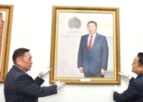 УИХ-ын дарга асан М.Энхболдын хөрөг зургийг Төрийн ордонд байрлууллаа