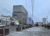 Явган хүний зорчих хэсэгт зөвшөөрөлгүй байршуулсан ТҮЦ-ийг нүүлгэлээ